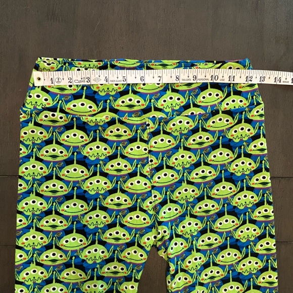 LuLaRoe Disney Collection buttery soft Pixar Toy Story Aliens pattern leggings - Picture 5 of 6